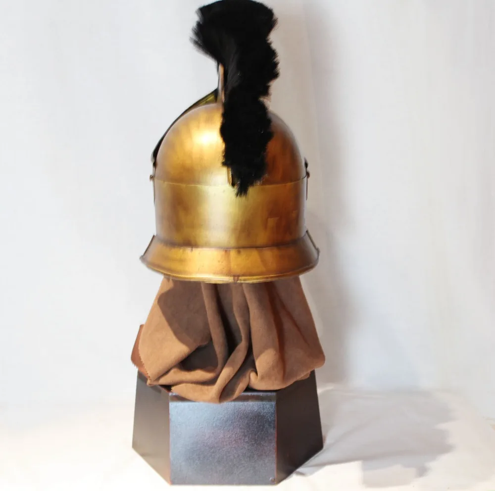 Средневековые древние греческие воины могут носить войны и короля лысающих