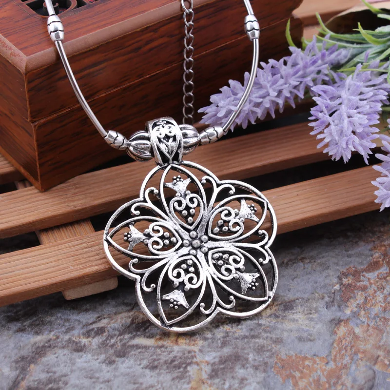 

Statement Vintage Jewelry Necklaces Carved Hollow Flowers Pendants Necklaces Sweater Chain For Women Jewelry