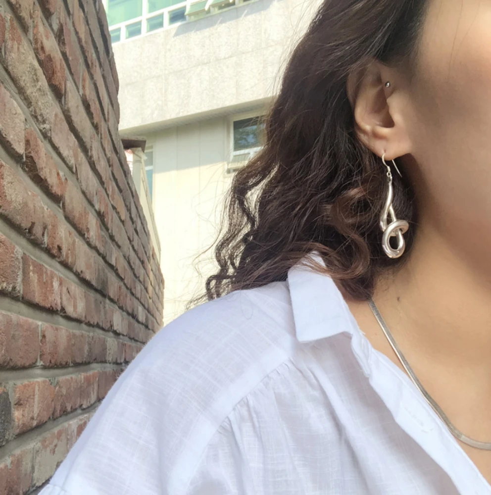 Преувеличенные скрученные серьги из стерлингового серебра 925 пробы Изящные