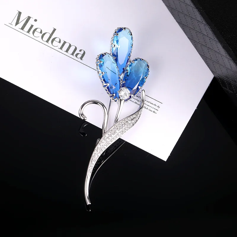 Blue Модный кристалл кубического циркония цвет турмалин цветы Брошь булавка, кулон для женщин ювелирные аксессуары подарок XZ00057 - Окраска металла: Blue