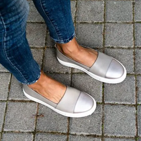 Женские туфли на плоской подошве лоферы с закрытым носком без застежек модные