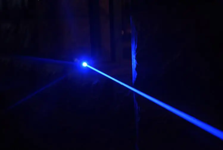 

NEW! Strong 30000M 450nm high power Blue laser pointers light Cigarette Burning Lazer Adjustable Burning Match