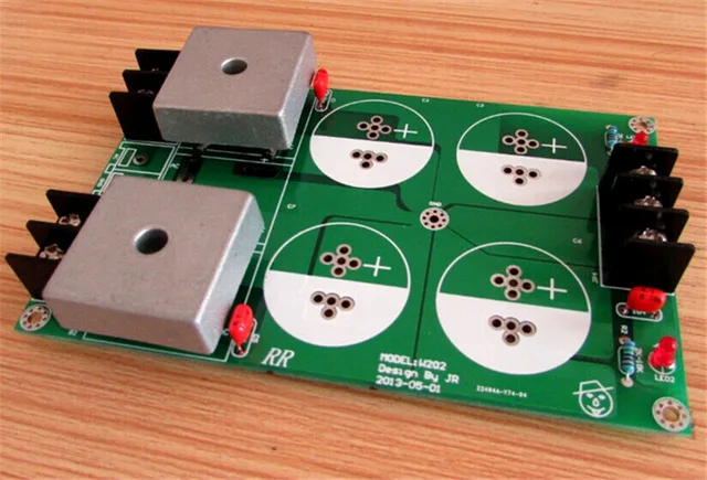 Разобранный двойной мост выпрямителя питания платы PCB без конденсатора разъем