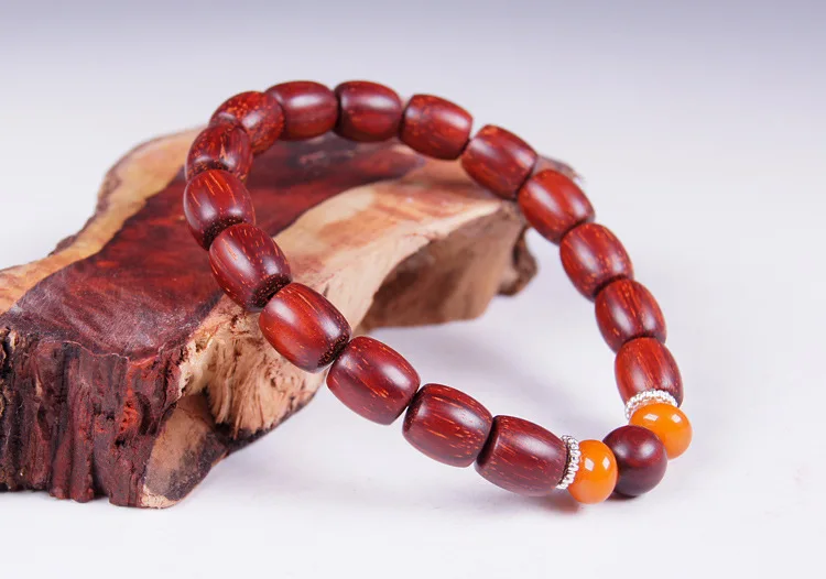 Индия очаговая красного сандалового дерева бусины браслеты 8 * 9 мм ствола бутик