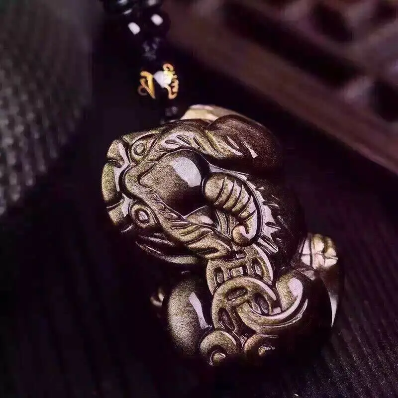 

Fashion 100% Genuine Natural Gold Obsidian Gold Flash Pendant Pi Xiu Shape Size 43x23mm Necklaces Pendant AAAAA Drop Shipping