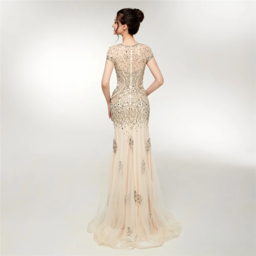 Новинка 2019 года. Длинные вечерние платья с коротким рукавом и шлейфом Украшенные
