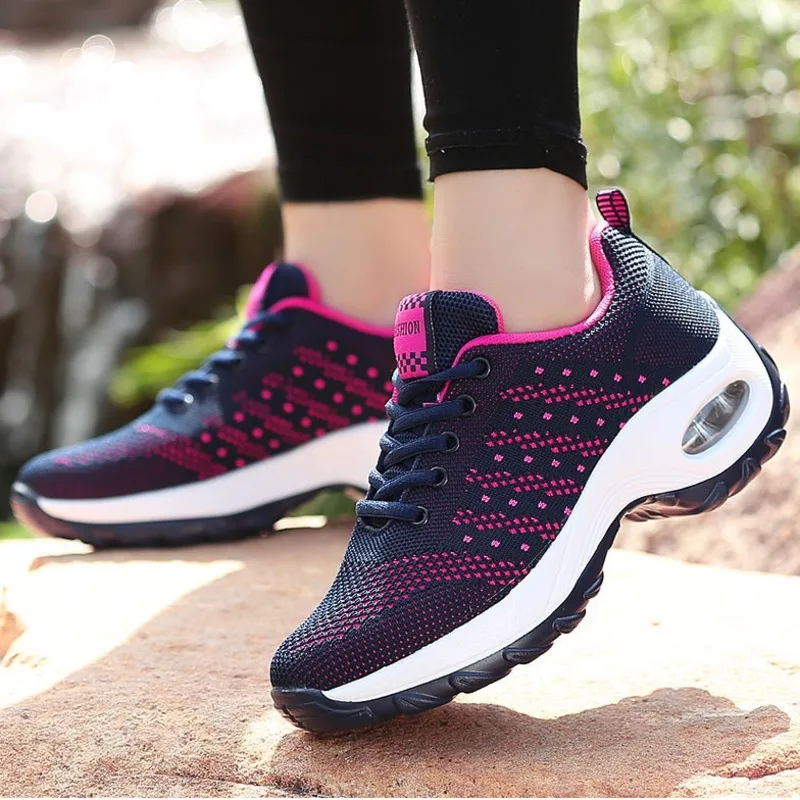 Женские спортивные кроссовки на толстой подошве женские для бега с воздушной