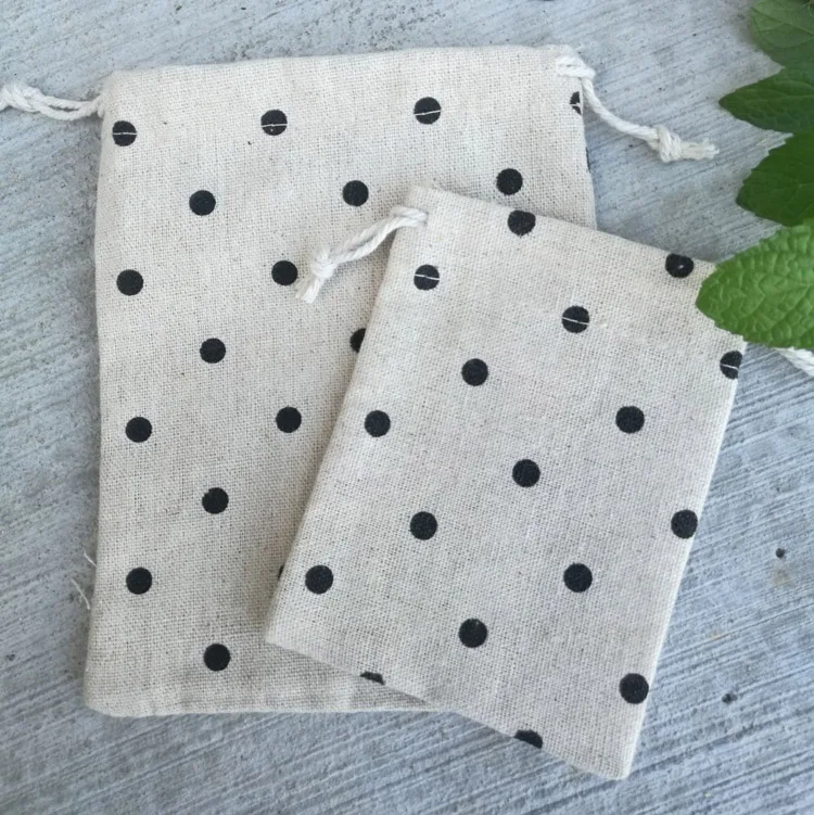 Льняная Подарочная сумка в черный горошек 8x10 см 9x12 см 10x15 см 13x17 см Упаковка из 50 конфет джутовый упаковочный мешочек