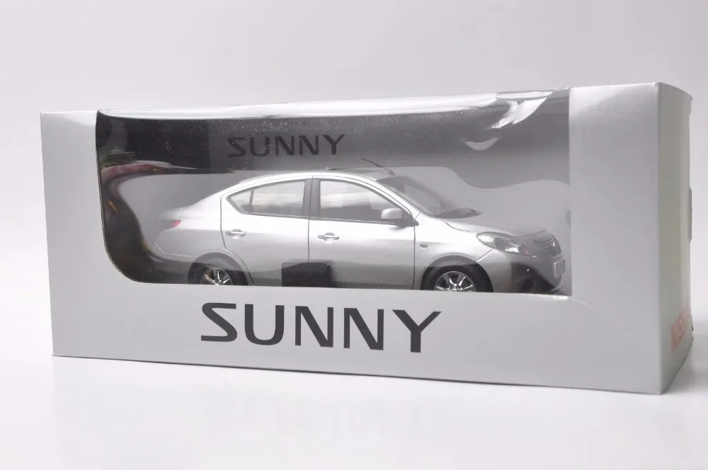 1:18 литая под давлением модель для Nissan Sunny Almera 2012 серебряный сплав игрушечный автомобиль миниатюрная Коллекция подарков Versa