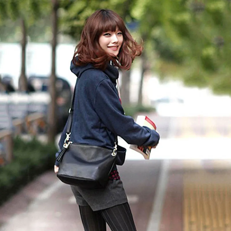 Женская сумка из натуральной кожи с кисточками на цепочке | Багаж и сумки