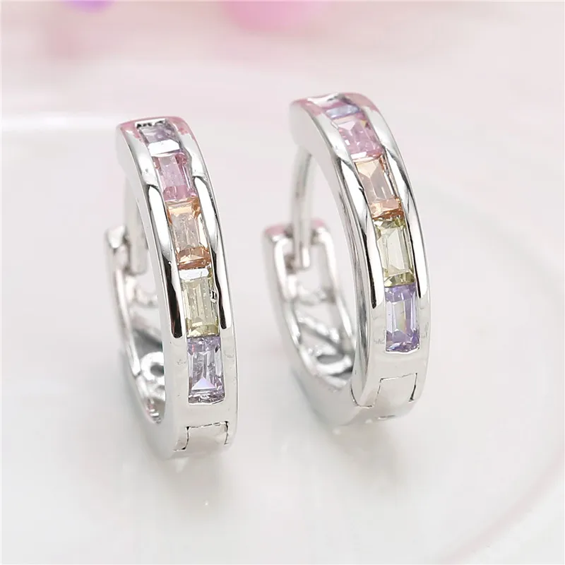 Женские серьги с кристаллами инкрустированные геометрическим узором стразы