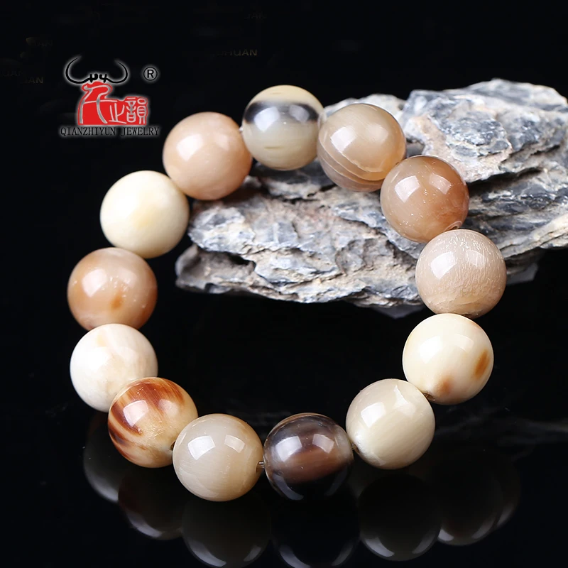 

Браслет из натурального яка с угловым ведром и бусинами.