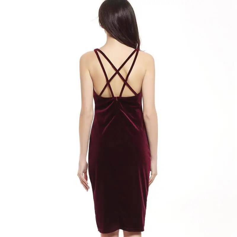Женское бархатное платье-карандаш на бретельках с v-образным вырезом | Женская