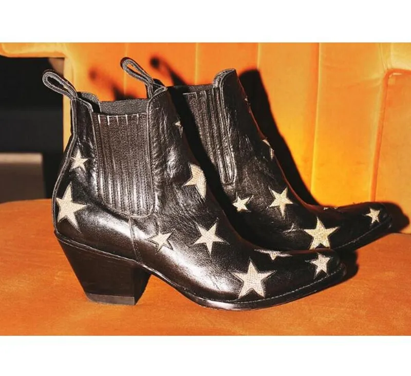 Женские разноцветные ботинки в ковбойском стиле с острым носком со звездным