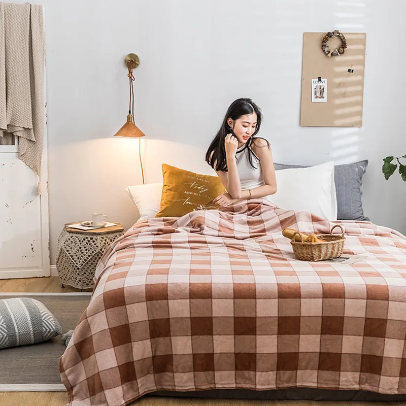 Lattice bedspread blanket 200x230cm High Density Super Soft Flannel Blanket to on for the sofa/Bed/Car Portable Plaids