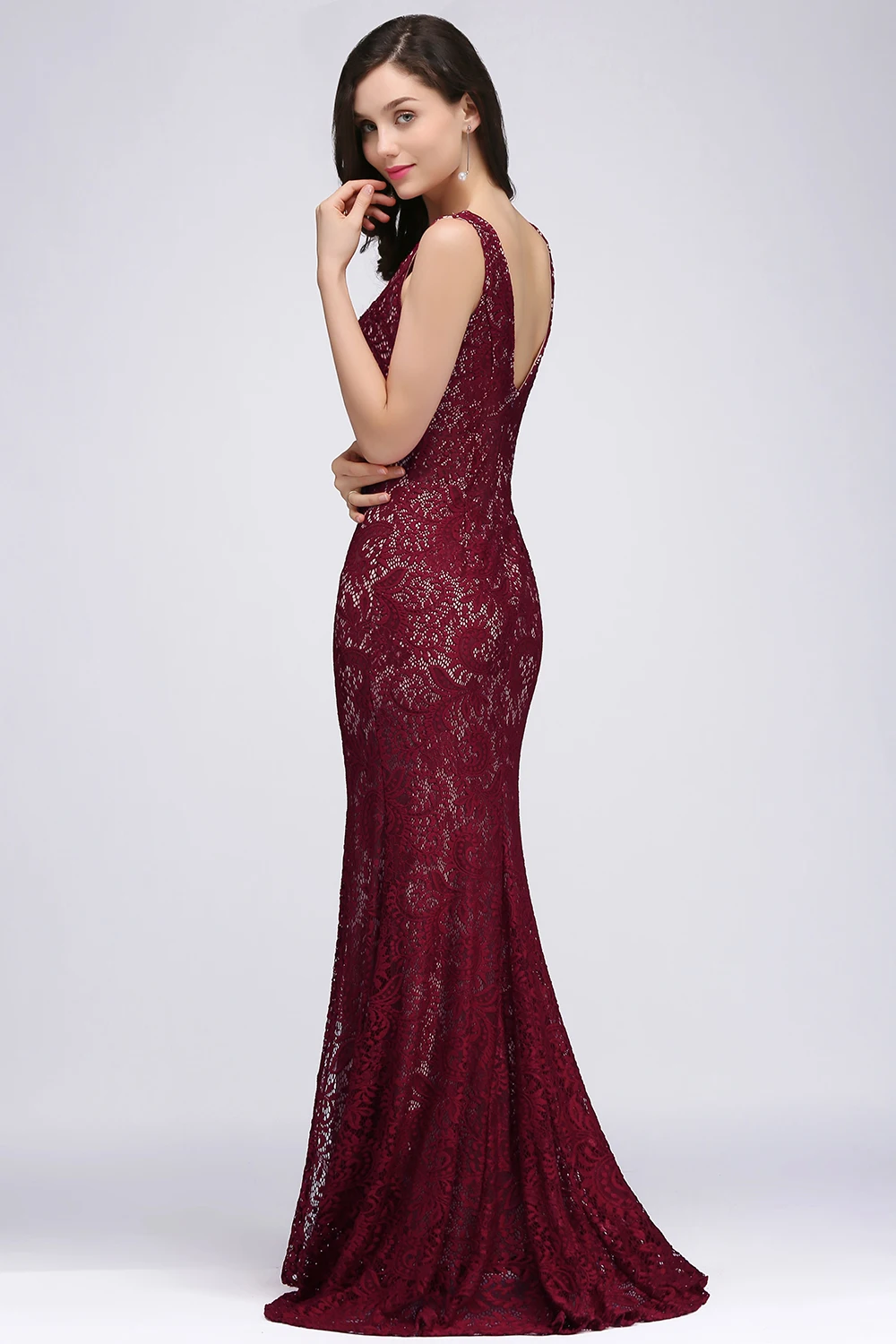 Женское длинное вечернее платье русалка бордовое кружевное без рукавов с