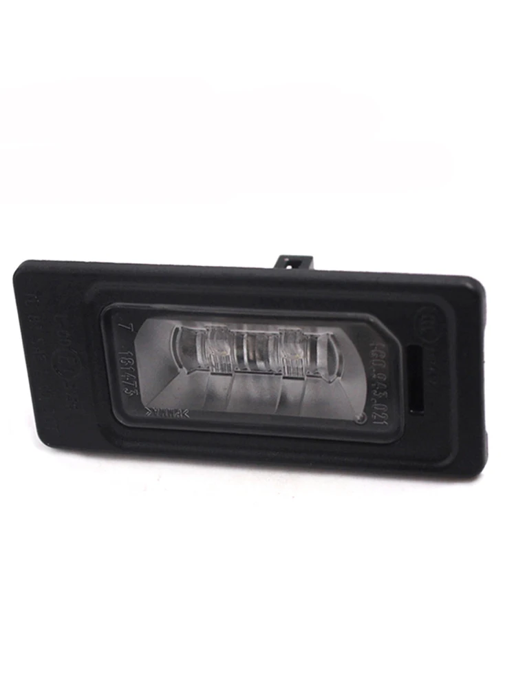 1 pcs 2 шт./лот светодиодный фонарь освещения номерного знака для Audi A1 A3 A4 A5 A6 C7 A7 Q3 Q5 2010- 4G0943021 - Цвет: 1 pcs