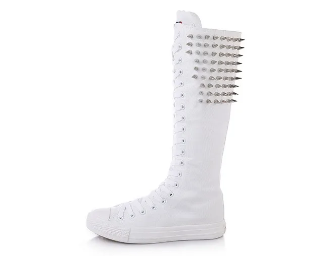 white flat Модные женские кроссовки; парусиновые ботинки на плоской подошве, визуально увеличивающие рост; обувь с заклепками; женские вечерние белые туфли для клубных танцев; zapatos mujer - Цвет: white flat