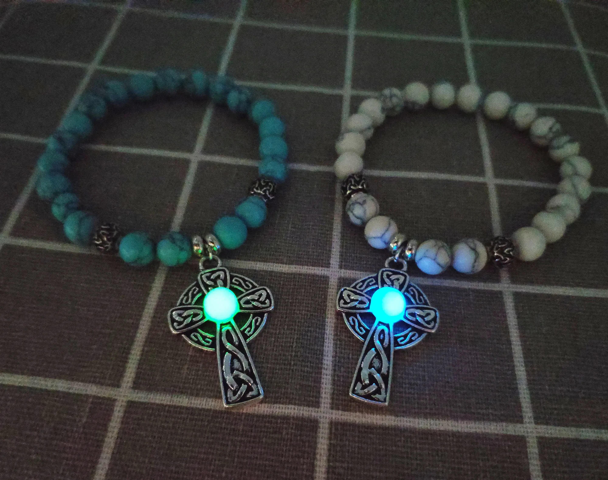 

2020 new Cross logo men's and women's luminous beaded bracelet ladies luminous bracelet religious gifts