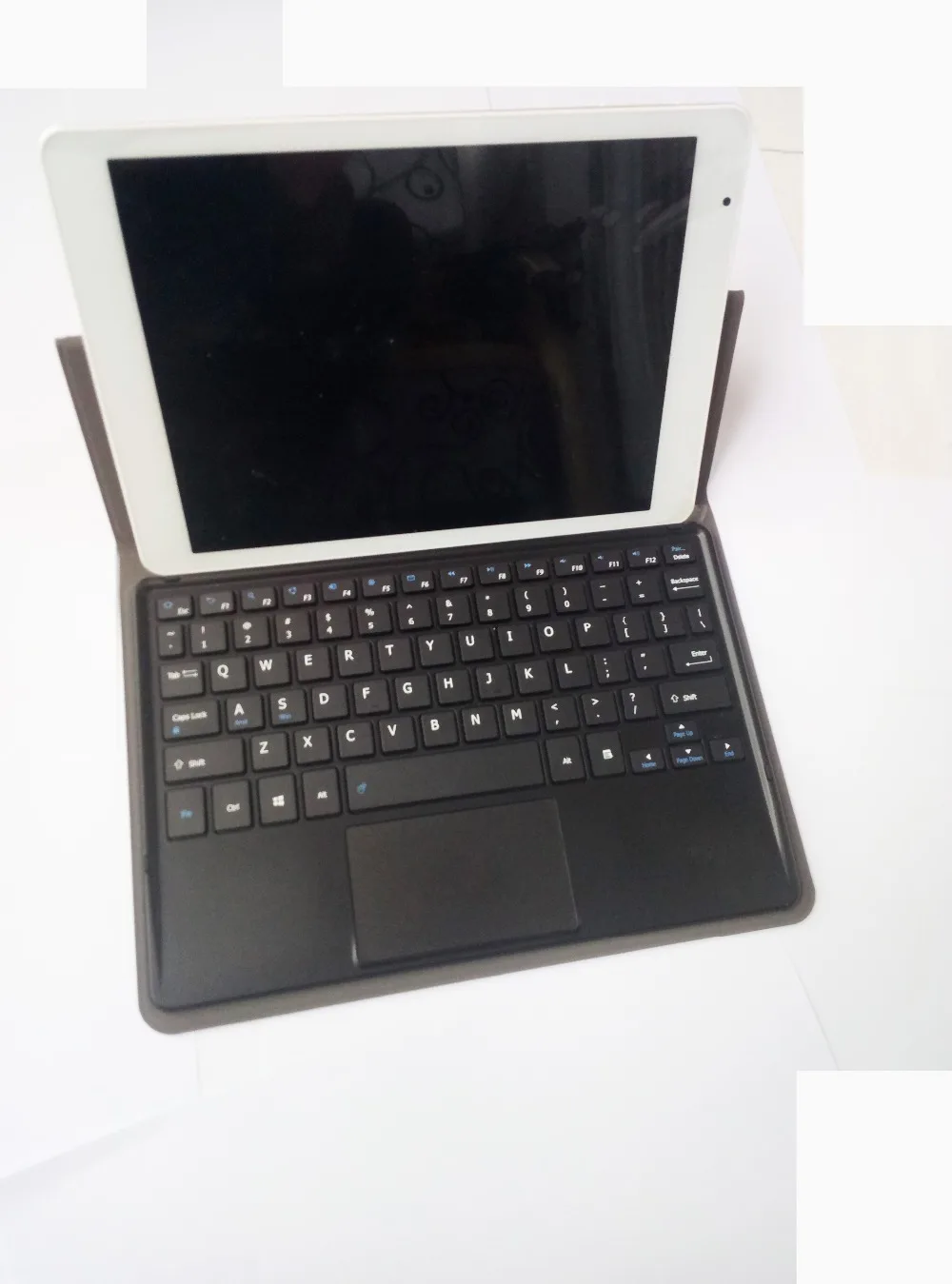 Чехол с сенсорной Bluetooth панелью и клавиатурой для Samsung Galaxy Tab 2 P5100 P5110 P7500 P7510