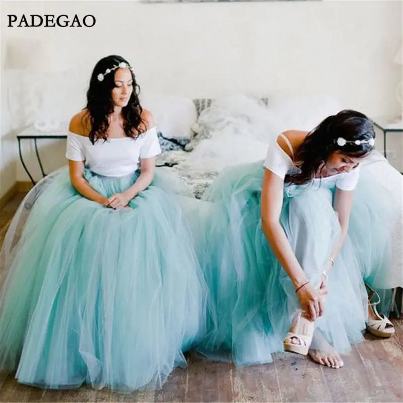 Красивые платья подружки невесты трапециевидной формы с открытыми плечами