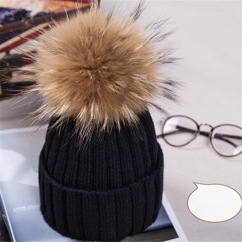 Акция женские зимние шапки с помпоном из натурального меха енота 100% для взрослых