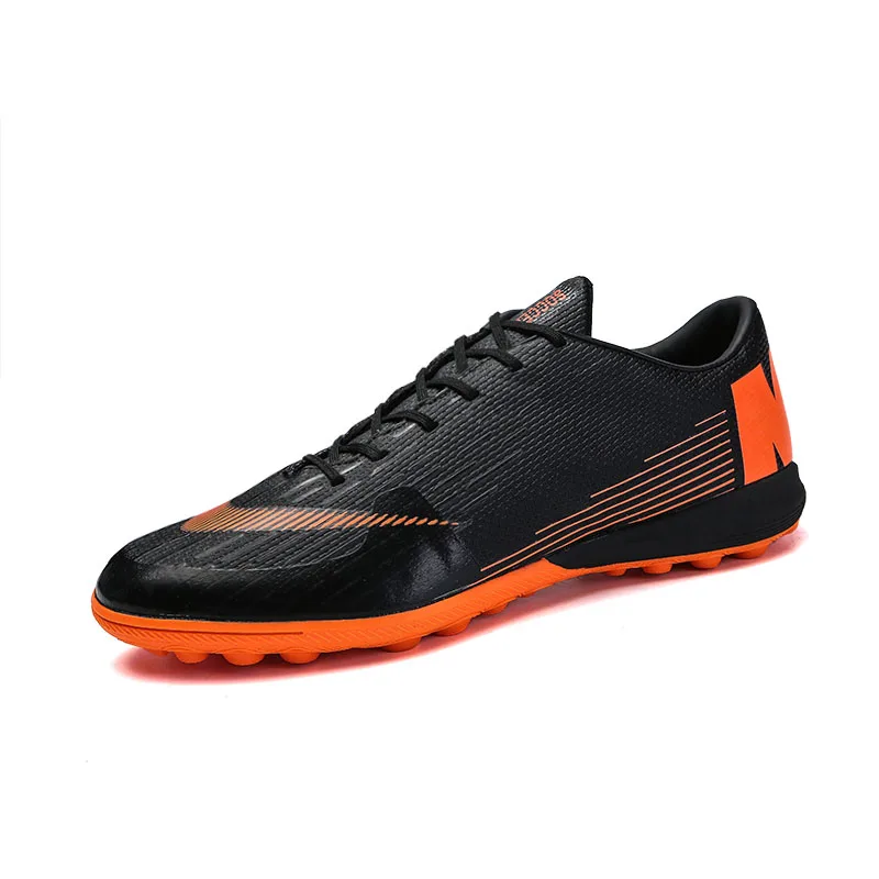 

Indoor Soccer Shoes Men Futsal High Top Soccer Cleats Adults Magista TF Football Shoes for Boys Kids Football Boots Ankle 2019