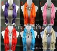 2018 wholesale spring and autumn winter scarf fashion design CCB tassel pendants mixed batch of professional scarf