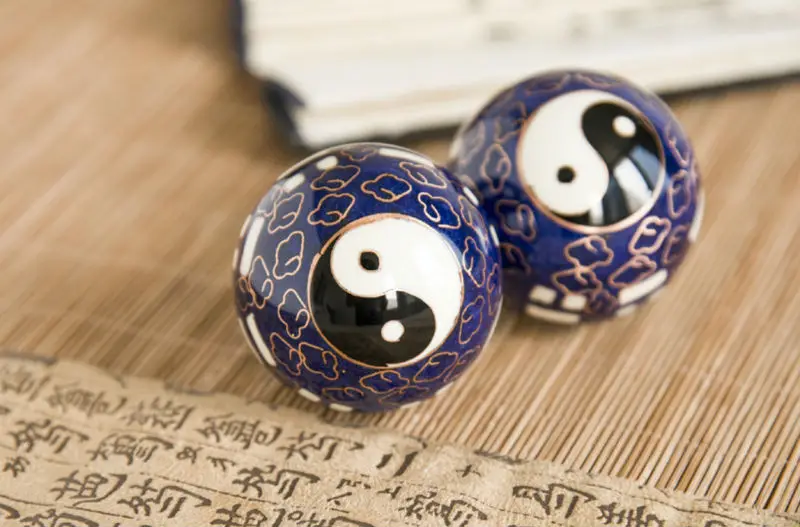 50 мм 40 мм китайские шарики baoding, перегородчатая Taichi дизайн в разных цветах. Chiming Фитнес мяч. Домашний подарок. Бумажная коробка
