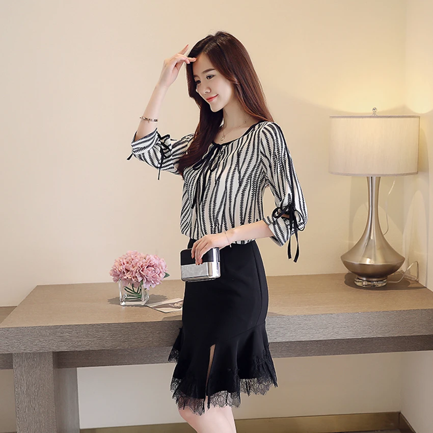 Plus size 2019 Women Chiffon Striped Blouses Three Quarter Shirts Summer Ladies Clothing Korean Blusas Loose Kimono Fashion Tops |