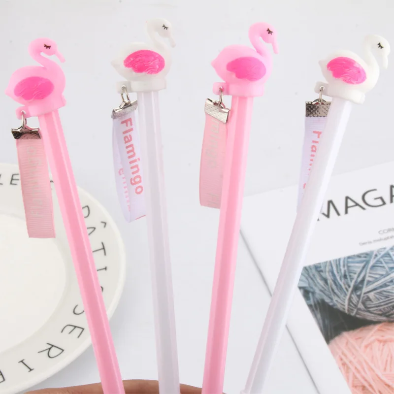 Ceny 24 Sztuk Kreatywny Piśmienne Cartoon Czarny Długopis Różowe Flamingi Wisiorek Pióro Neutralne Szkolne Materiały Papiernicze
