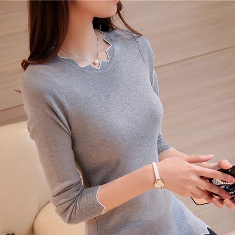 Пуловер женский трикотажный однотонный с рукавами-бабочками и оборками осень 2021