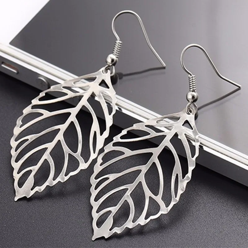 

2018 Hot fashion jewelry metal leaves earrings dangling long Statement earrings for women