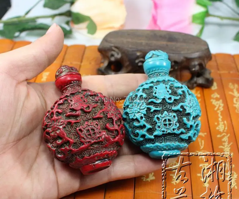 

2* VINTAGE CARVEN CHINESE ancient SNUFF BOTTLE
