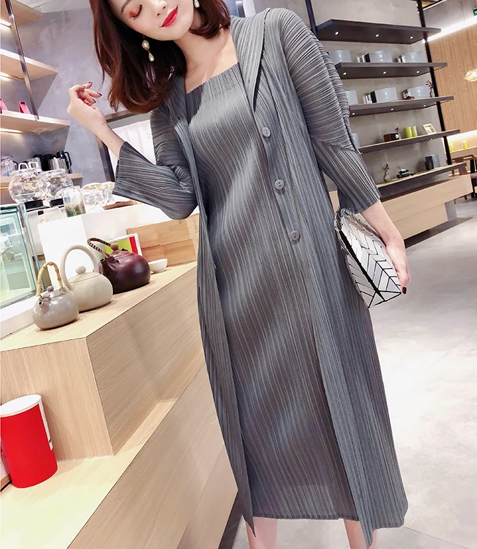 Changpleat 2019 spring New Fake two-piece dress Miyak Pleated Fashion Design Bat sleeve Solid Loose Large Size Female Dress Tide | Женская
