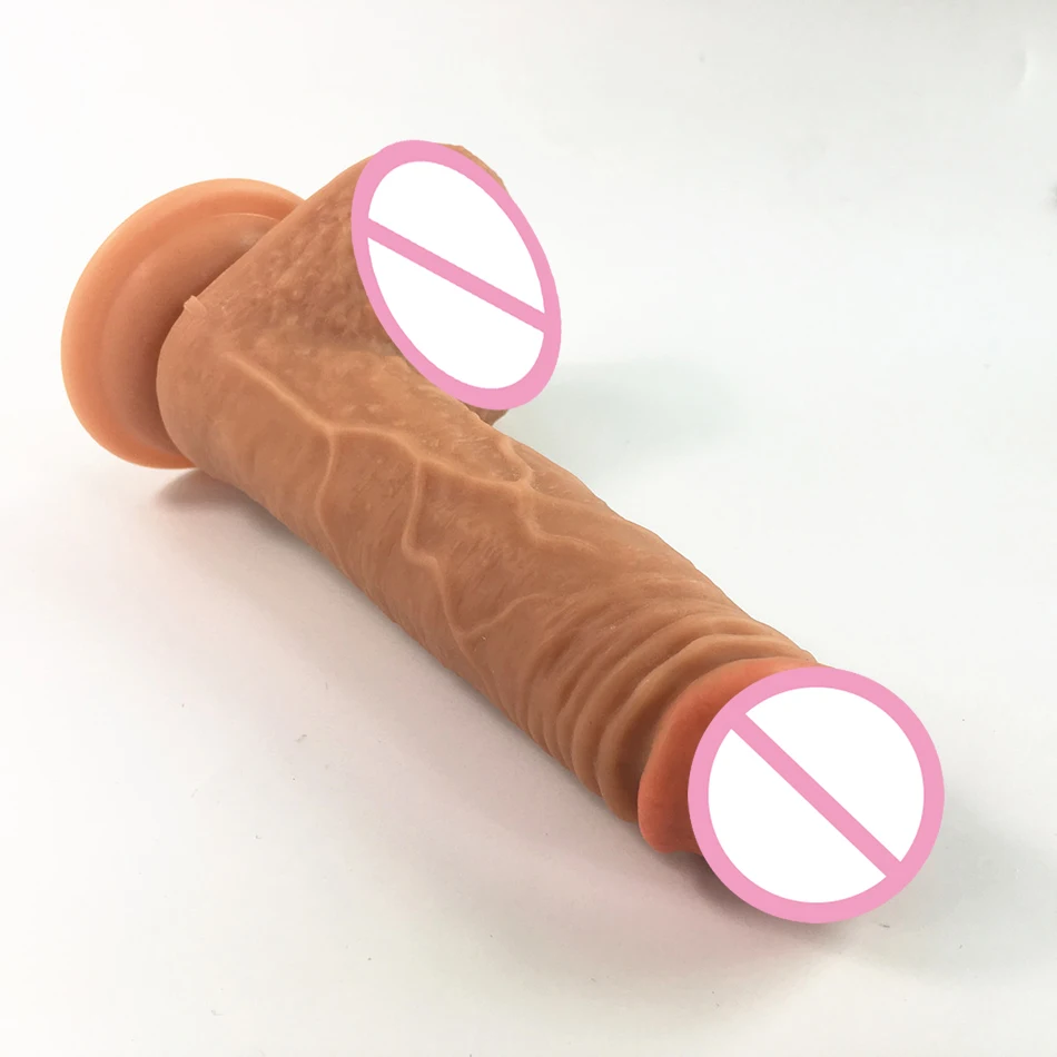 Реалистичный фаллоимитатор с присоской для женской мастурбации Lesbain страпон