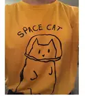 Футболка с изображением космической кошки и гранжа, желтая футболка с надписью и котом в эстетическом стиле, винтажные качественные Топы в пастельном стиле, художественная цитата, футболка с котом