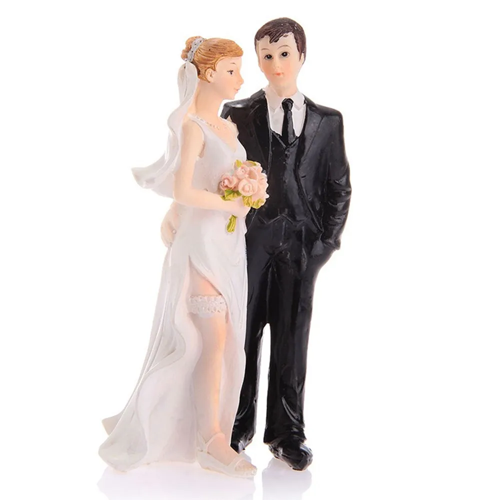 

High Quality Synthetic Resin Wedding Couple Bride and Groom Wedding Cake Topper/Decoration Ornament Adorable Figurine Craft Gift