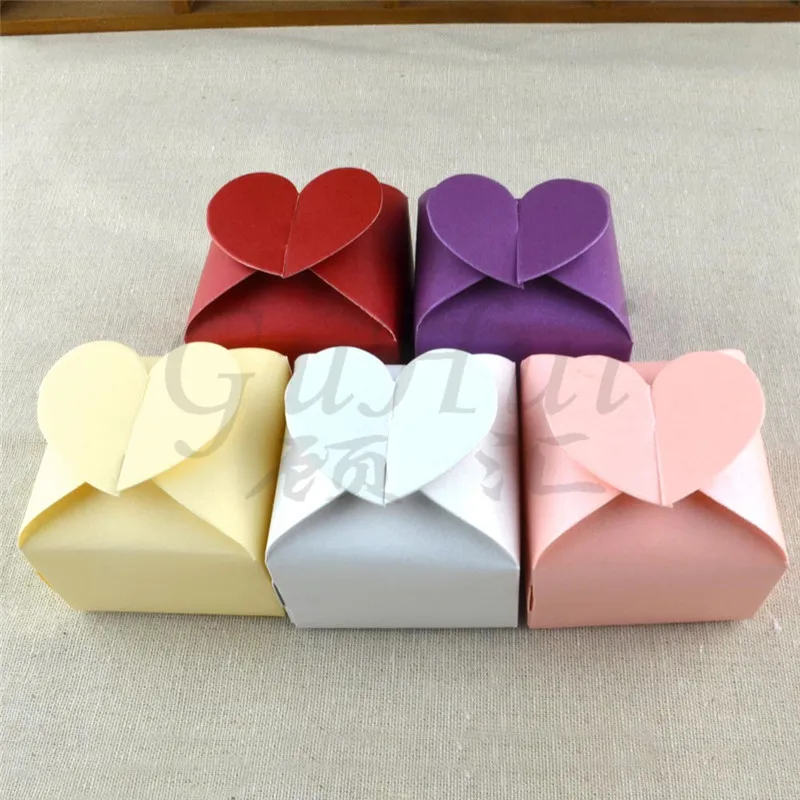 Счастливая коробка конфет в европейском стиле жемчужная бумага форме сердца