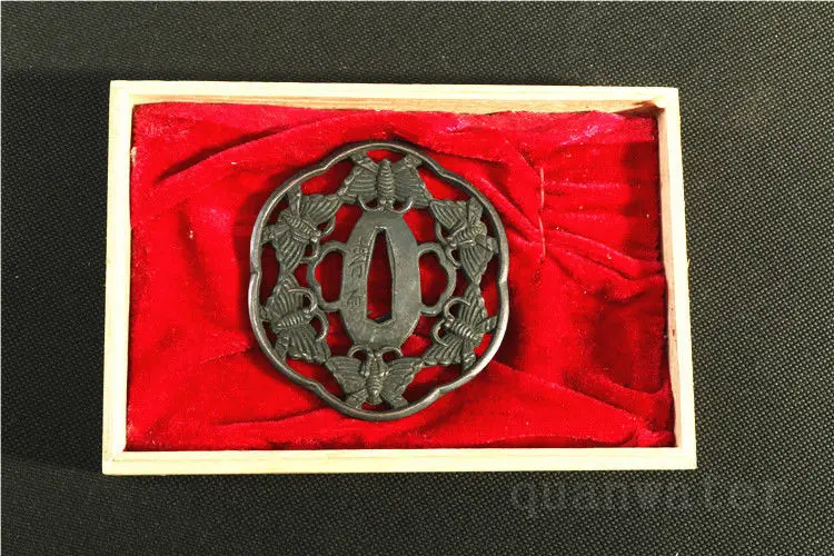 

NICE DESIGN AND QUALITY JAPANESE TSUBA WITH Butterfly not cover box