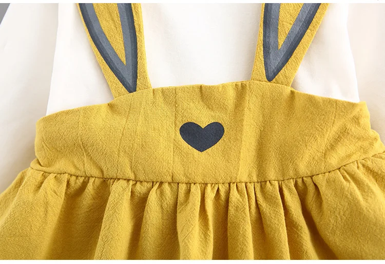 Платье для маленьких девочек новинка 2017 года осенняя Модная стильная детская