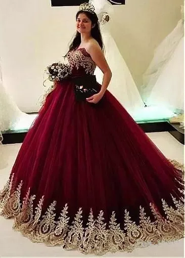 

2019 Gold Appliques Burgundy Ball Gowns Quinceanera Dresses Vestidos de 15 Anos Pageant Party Gowns Tulle Sweet 16 Prom Dresses