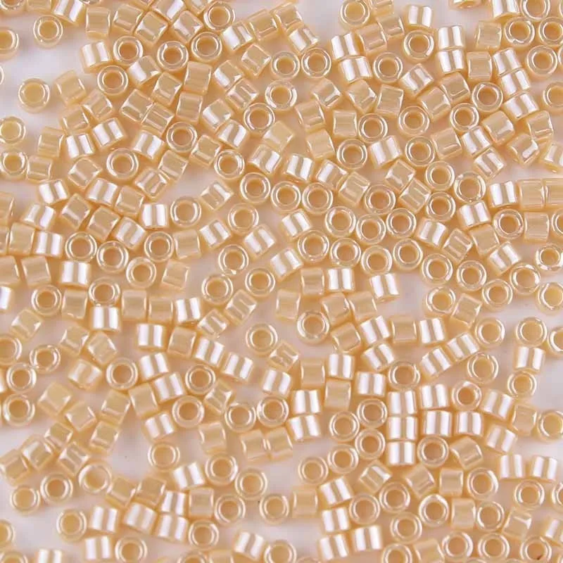 DB1561 Taidian Очаровательный Модный Непрозрачный агат синий блеск Miyuki Delica Seedbeads для плетения бисера 1,6X1,3 мм около 3 грамм 600 штук - Цвет: DB1561