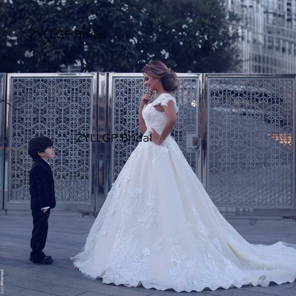 ZYLLGF Люкс Бальное платье V Шеи Trajes Де Novias 2017 Nuevos Развертки Поезд С Плеча Robe De Mariée