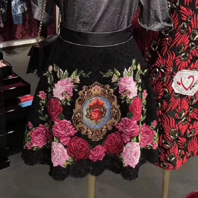 Зимняя женская черная винтажная мини-юбка с цветочной вышивкой роз 2020 роскошная
