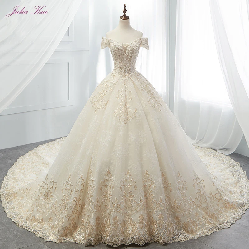 

Julia Kui Elegant Shiny Embroidery Tulle Chapel Train Golden Applique Ball Gown Wedding Dresses Off The Shoulder Beading Pearls