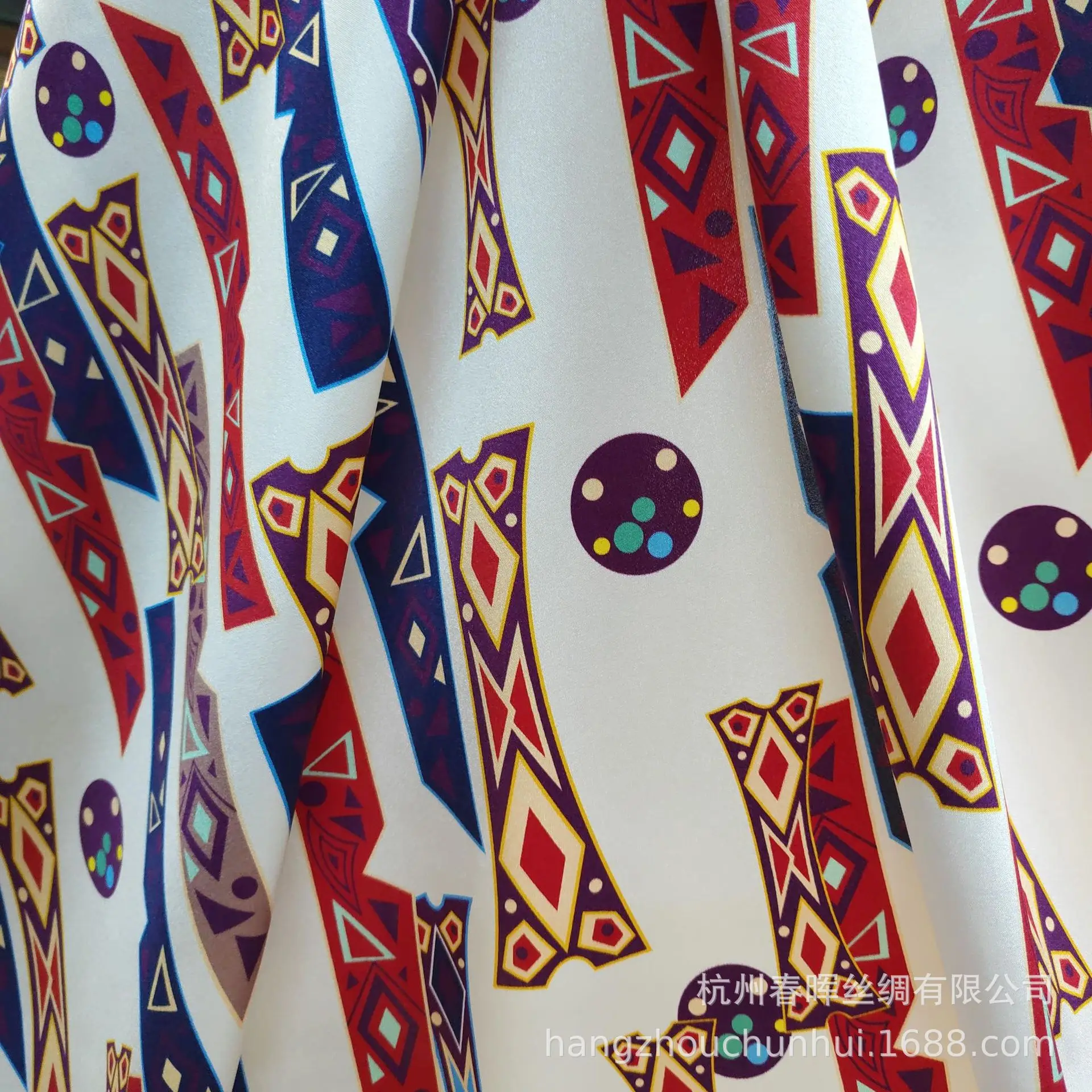 

108cm inkjet silk stretch satin fabric new 19mm three-color totem shirt dress stretch silk satin fabric wholesale silk cloth