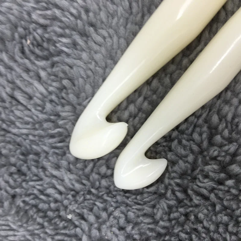 1 комплект 2 шт. чисто-белая пластиковая ручка крючки для вязания крючком