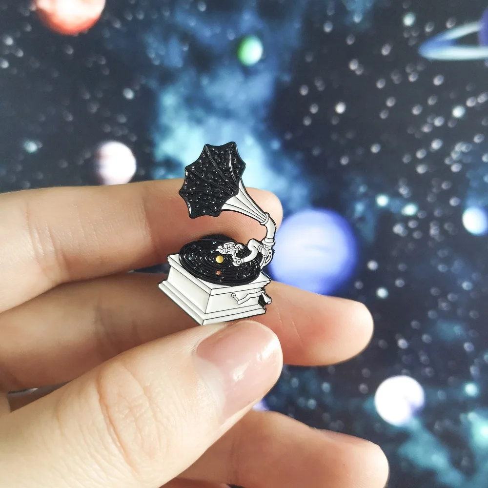 Universe Phonograph Glitter Gramophone Lincos Magic Vintage Enamel pins Badge Brooches for Women Men Fans Gift | Украшения и