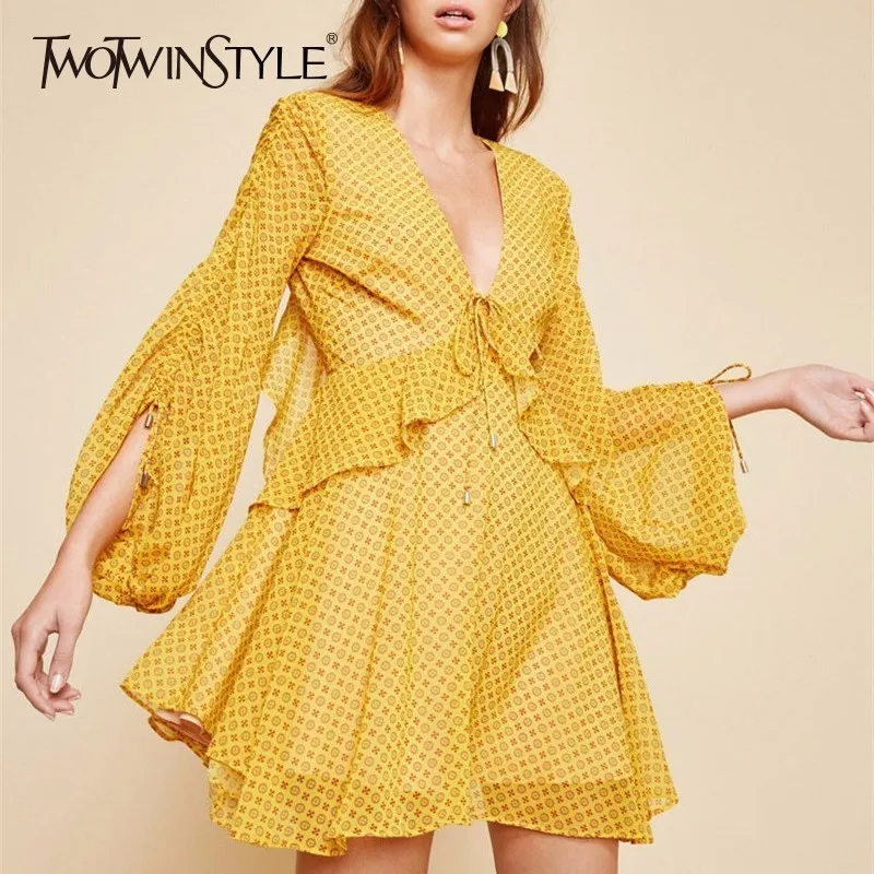 TWOTWINSTYLE шифоновое женское платье с принтом, V образным вырезом, рукавом-фонариком, оборками, на шнуровке, высокая талия, трапециевидные Мини платья, летние пляжные Новые